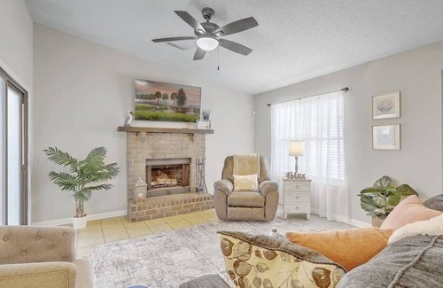 Ladson House | Wintrop · Fun Fresh Stay! Charleston, Beaches & Summerville!