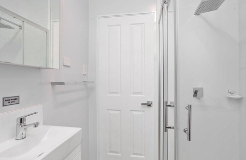 Rainbow Flat Cottage | Winx in Manning Park Rest