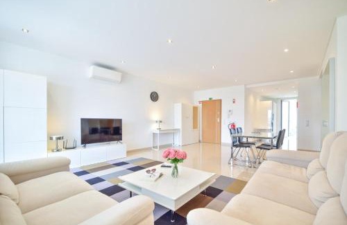 Porto de Mos Apartment | WIOLA SeaView Apartment by MOJE Holiday