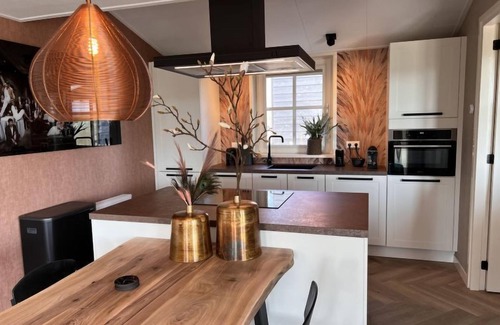 Hippolytushoef House | Wiringherlant by Interhome