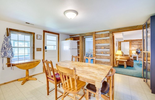 Mauston Cottage | Wisconsin Cabin Getaway Near Castle Rock Late