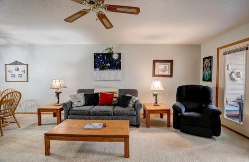 Lake Delton House | Wisconsin Dells Escape - Amazing Views - Pools