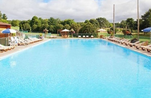 Wisconsin Dells Cottage | Wisconsin Dells - Christmas Mountain Village 2 Bedroom Cottage