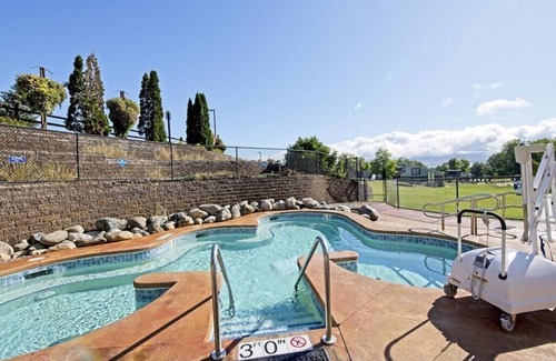 Wisconsin Dells Cottage | Wisconsin Dells - Christmas Mountain Village 2 Bedroom Cottage