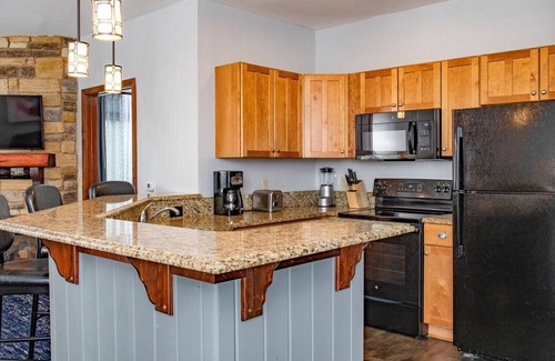 Lake Delton Resort | Wisconsin Dells Adventure! Glacier Canyon Resort w/Access to Water Parks!