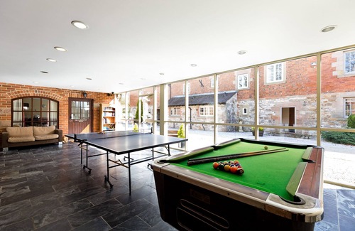 Knockerdown Apartment | Wisels Cottage With Shared Swimming Pool & Games Room