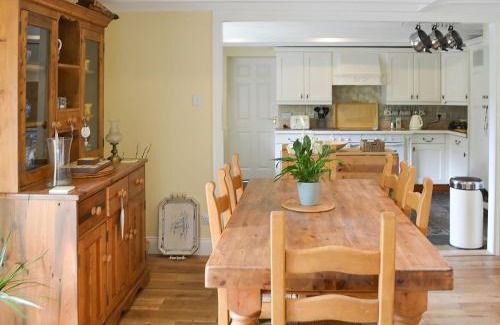 Netherton House | Wisteria Cottage