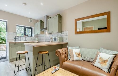 South Cerney House | Wisteria Cottage