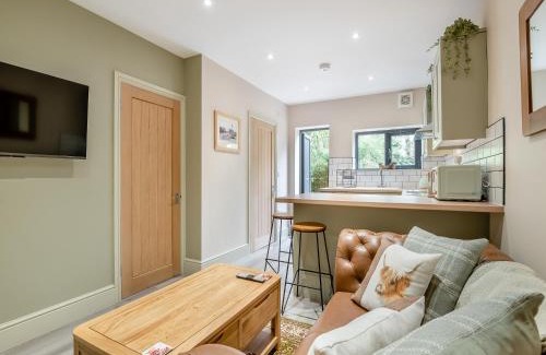 South Cerney House | Wisteria Cottage