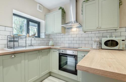 South Cerney House | Wisteria Cottage