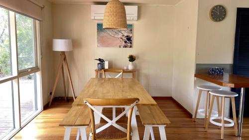 Inverloch House | Wisteria Cottage Pet Friendly