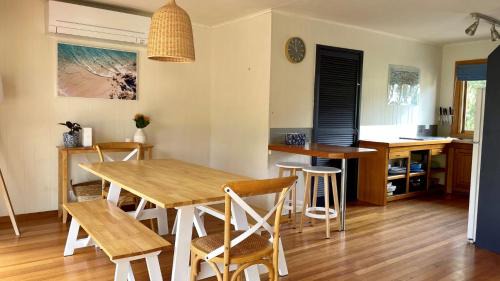Inverloch House | Wisteria Cottage Pet Friendly