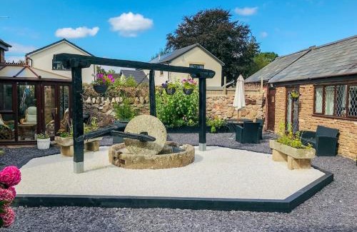Llangrove House | Wisteria Cottage Wye Valley AONB