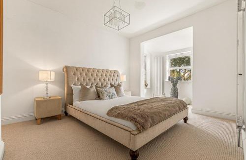 Runnymede House | Wisteria Way