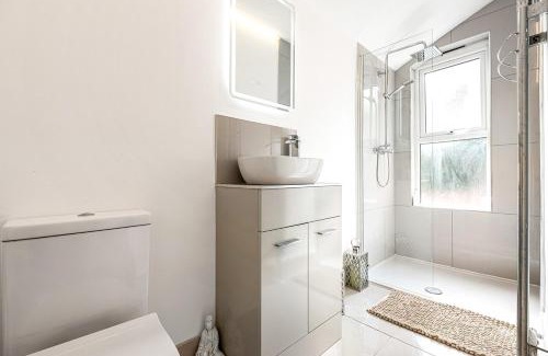 Runnymede House | Wisteria Way