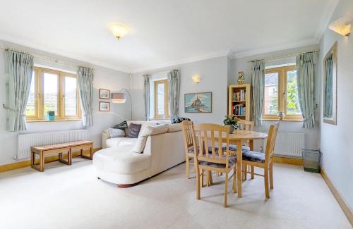 Tangmere House | Wisteria Way, Tangmere