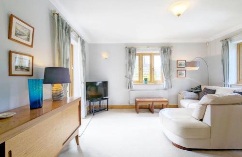 Tangmere House | Wisteria Way, Tangmere