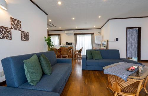Taketomi-jima Taketomi-cho House | with-terrace (Umi)