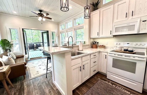 Monteagle Cabin | With Trailhead to One of TN's Tallest Waterfalls