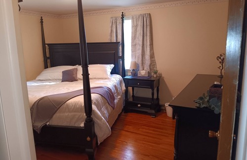 Christiana House | Within 15 minutes of Amish attractions