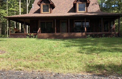Millboro House | Withrow House is the perfect getaway next to the Cowpasture River