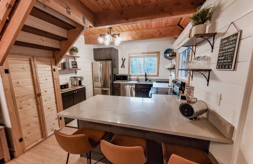 Ashford Cabin | Wits End Retreat @ Mt. Rainier - Hot Tub & WiFi