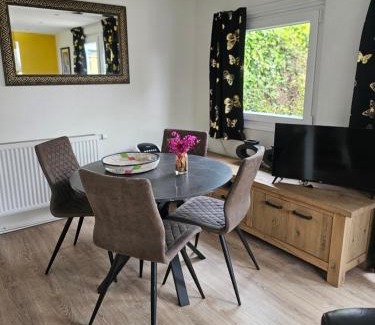 Burgh-Haamstede Apartment | Witte Magnolia
