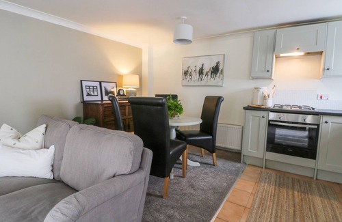 Marske-by-the-Sea Cottage | WITTS END, pet friendly, with a garden in Marske-By-The-Sea