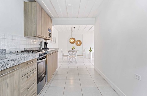 Koyari Apartment | WLR2 - 1BR near Palm Beach - White Lotus Retreat