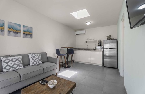 Koyari Apartment | WLR8 - 1BR near Palm Beach - White Lotus Retreat
