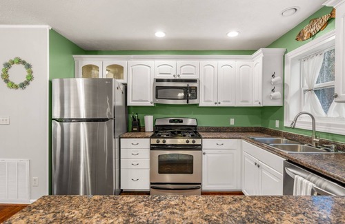 Zirconia Cottage | WNC oasis w/unique outdoor patio. Close to trails, waterfalls, more