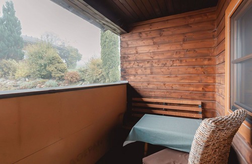 Schonbach Villa | Wonderful villa for 11 guests with WIFI, TV, terrace, panoramic view and parking