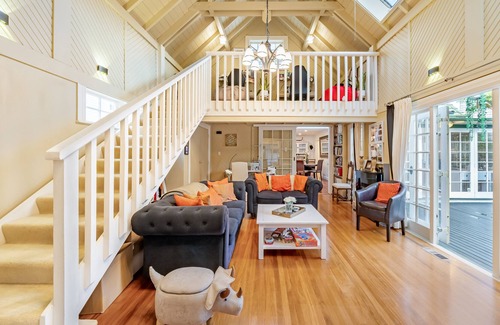 Lower Hutt Villa | Woburn Retreat, Luxury Home for Perfect Getaway