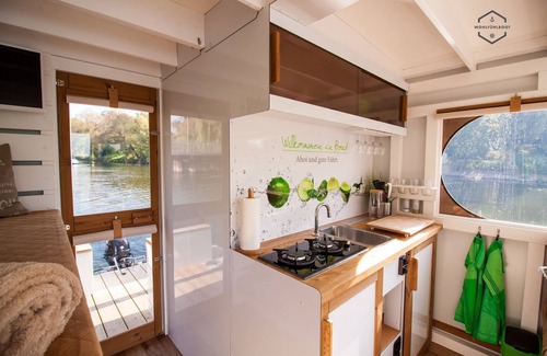 Bad Saarow Cabin | Wohlfühlboot Anna in Bad Saarow - Wohlfühlboot Hausbooturlaub