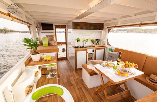 Bad Saarow Cabin | Wohlfühlboot Anna in Bad Saarow - Wohlfühlboot Hausbooturlaub