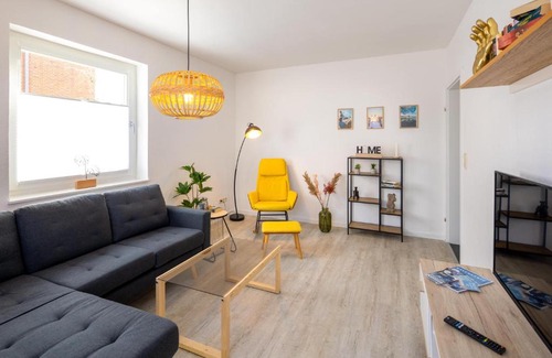 Bant Apartment | Wohnglück - Moderne renovierte Ferienwohnung mit Fahrradkeller
