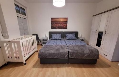 Oberhausen Apartment | Wohnung in Oberhausen: zentral & ruhig, eigener Eingang