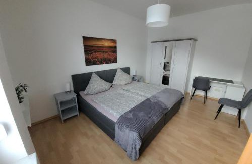 Oberhausen Apartment | Wohnung in Oberhausen: zentral & ruhig, eigener Eingang