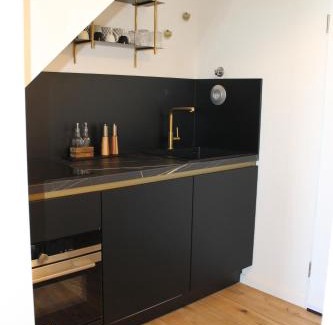 Kernstadt Apartment | Wohnung mit Balkon und Tiefgarage