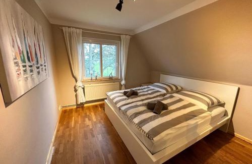 Tossens Apartment | Wohnung OG