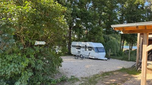 Feldberger Seenlandschaft Other | Wohnwagen direkt am See auf privatem Grundstück