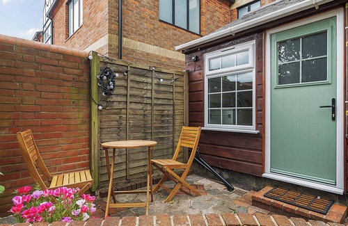 Wokingham Apartment | Wokingham - 1 Bedroom Cottage - Parking