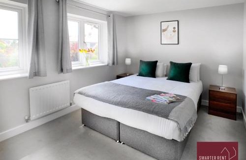 Wokingham Apartment | Wokingham - 2 Bed House with parking and garden