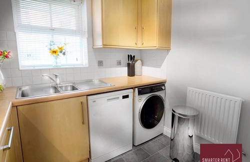 Wokingham Apartment | Wokingham, 2 Bedroom Flat - Private Entrance