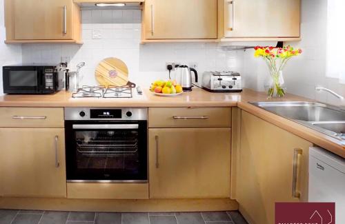 Wokingham Apartment | Wokingham - 2 Bedroom Ground Floor Flat - With Parking