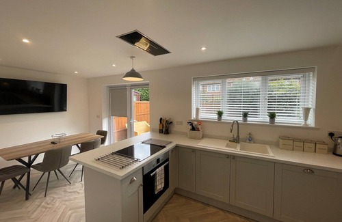 Wokingham House | Wokingham, Gorgeous Three Bedroom Family Home