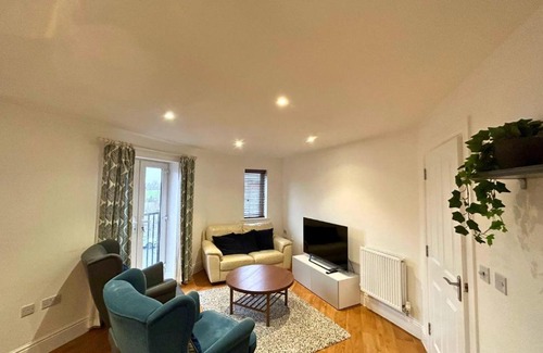 Bracknell Apartment | Wokingham Spectacular 2 Bedroom Penthouse