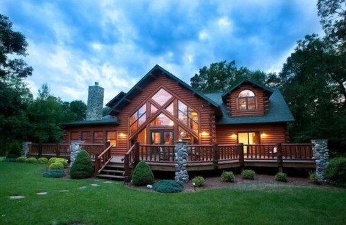 Nekoosa House | Wolf Lodge overlooking Lake Petenwell Fireplace, Firepit, Full Arcade.