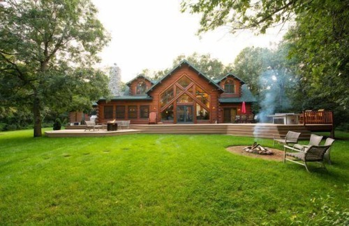 Nekoosa House | Wolf Lodge overlooking Lake Petenwell Fireplace, Firepit, Full Arcade.