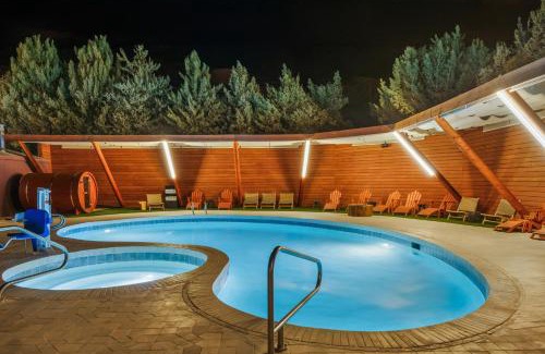 Moab Hotel | Wolfe's Hotel Moab